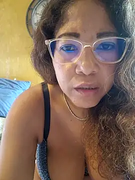 Snapshot of mila38 chatting on 10.17.25 mila38 online show from 10.17.25