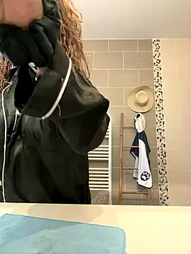 Clara-xoxo online show from 01.08.26