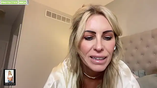 Snapshot of JordynGrange chatting on 02.12.25 JordynGrange online show from 02.12.25