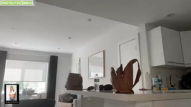 Snapshot of JordynGrange chatting on 09.21.25 JordynGrange online show from 09.21.25