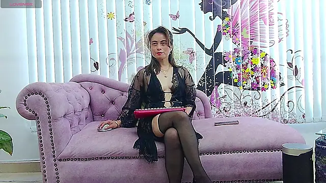 Snapshot of MarcelaFlores chatting on 04.30.26 MarcelaFlores online show from 04.30.26