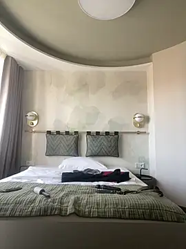 Snapshot of Etwas_neugierig chatting on 01.07.25 Etwas neugierig online show from 01.07.25