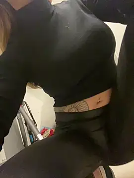 Snapshot of Etwas_neugierig chatting on 02.16.25 Etwas neugierig online show from 02.16.25