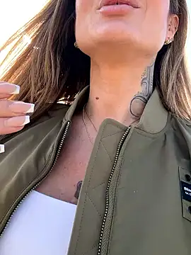 Snapshot of Etwas_neugierig chatting on 03.07.25 Etwas neugierig online show from 03.07.25