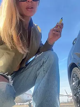 Snapshot of Etwas_neugierig chatting on 03.09.25 Etwas neugierig online show from 03.09.25