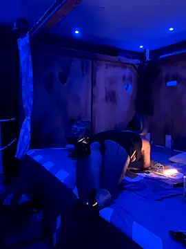 Snapshot of Etwas_neugierig chatting on 09.18.25 Etwas neugierig online show from 09.18.25