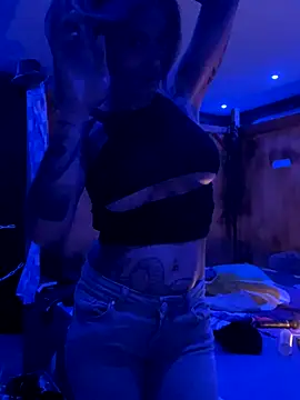 Snapshot of Etwas_neugierig chatting on 10.02.25 Etwas neugierig online show from 10.02.25