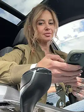 Etwas neugierig online show from 04.19.26