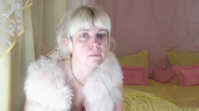 SunnySylvia online show from 12.07.24