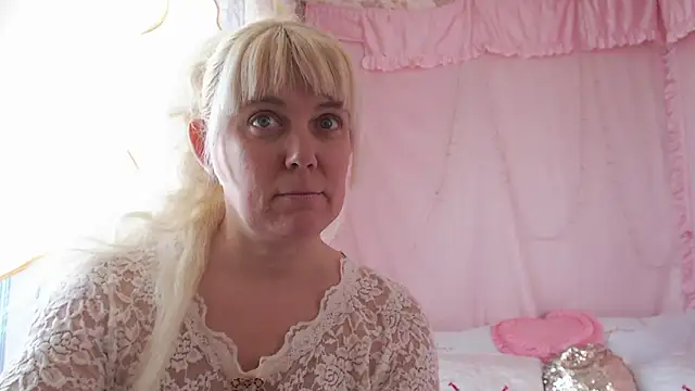 Snapshot of SunnySylvia chatting on 01.19.26 SunnySylvia online show from 01.19.26