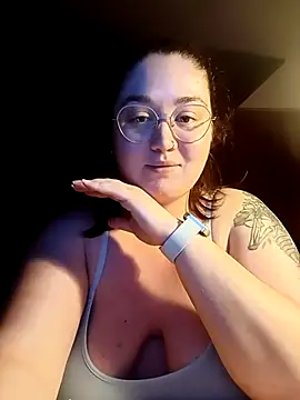 Snapshot of Meiwox chatting on 09.29.25 Meiwox online show from 09.29.25