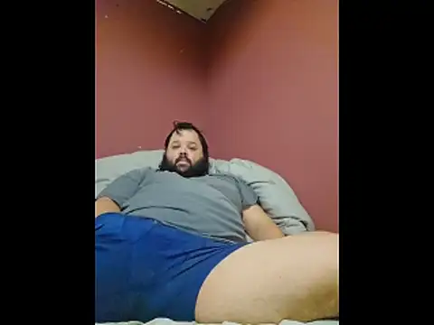 Snapshot of Strongbutgentle36 chatting on 02.01.26 Strongbutgentle36 online show from 02.01.26