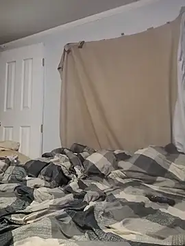 Snapshot of MaddyC6992 chatting on 10.03.25 MaddyC6992 online show from 10.03.25