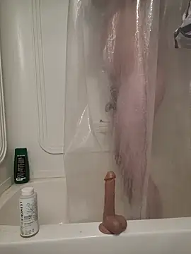 Snapshot of MaddyC6992 chatting on 12.04.25 MaddyC6992 online show from 12.04.25