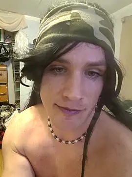 Snapshot of MaddyC6992 chatting on 12.21.25 MaddyC6992 online show from 12.21.25