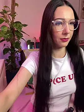 Trixie-Tainted online show from 02.15.25