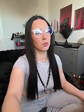 Snapshot of Trixie-Tainted chatting on 03.02.26 Trixie-Tainted online show from 03.02.26