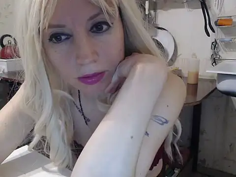 mimimi28 online show from 12.20.24