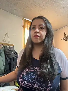 latinfemale online show from 04.15.26