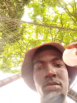 Snapshot of Jheronn28 chatting on 10.13.25 Jheronn28 online show from 10.13.25