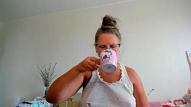 IamYourNarcotic online show from 09.09.25