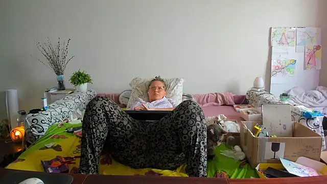 IamYourNarcotic online show from 10.24.25