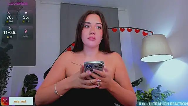 Snapshot of _Eva_Rose_ chatting on 02.10.25 Eva Rose online show from 02.10.25