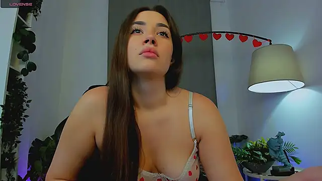 Snapshot of _Eva_Rose_ chatting on 02.12.25 Eva Rose online show from 02.12.25