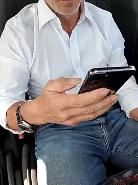 Snapshot of giorgio481510 chatting on 02.28.25 giorgio481510 online show from 02.28.25