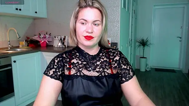 HotTiffani online show from 02.06.25