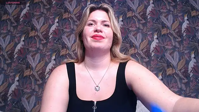 HotTiffani online show from 03.07.25