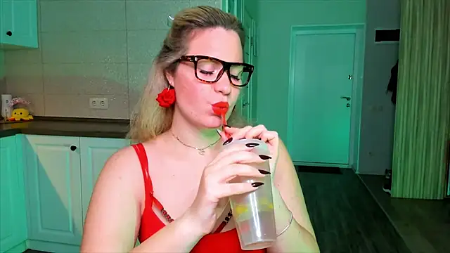 HotTiffani online show from 10.06.25