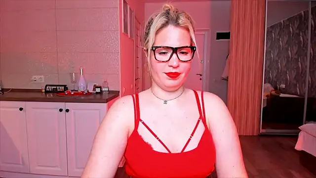 HotTiffani online show from 01.15.26