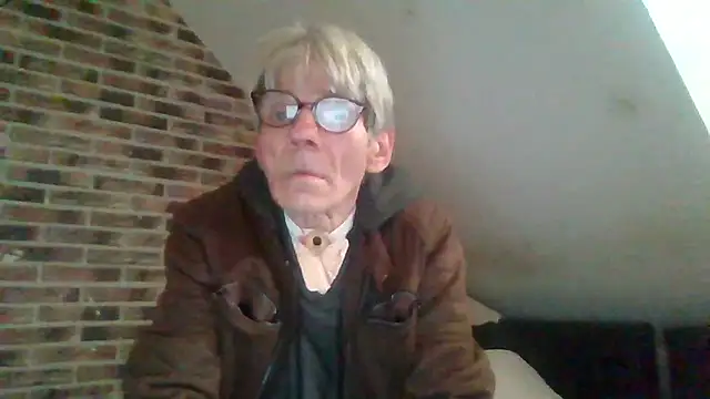 Snapshot of InMeinenMund chatting on 12.02.24 InMeinenMund online show from 12.02.24
