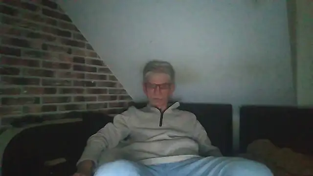 Snapshot of InMeinenMund chatting on 11.02.25 InMeinenMund online show from 11.02.25