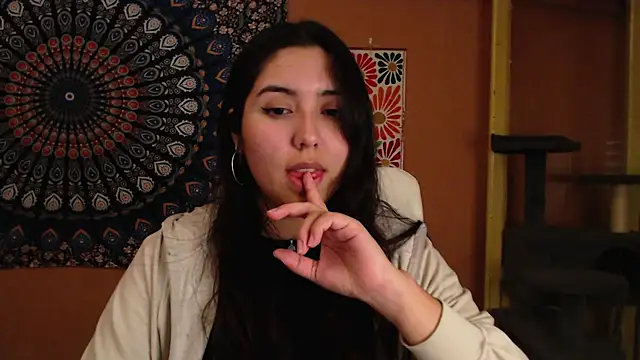 Snapshot of IntimateTales chatting on 12.09.24 IntimateTales online show from 12.09.24