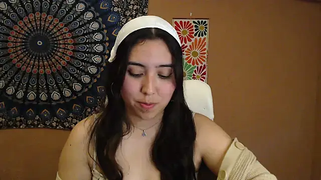 Snapshot of IntimateTales chatting on 02.20.25 IntimateTales online show from 02.20.25