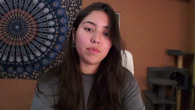 Snapshot of IntimateTales chatting on 09.25.25 IntimateTales online show from 09.25.25