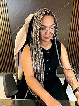 KellyBrooklyn  online show from 10.21.25