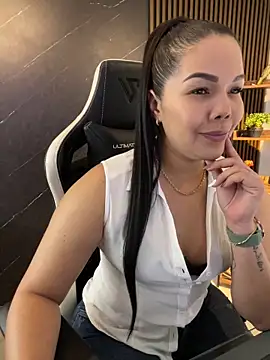 KellyBrooklyn  online show from 04.11.26