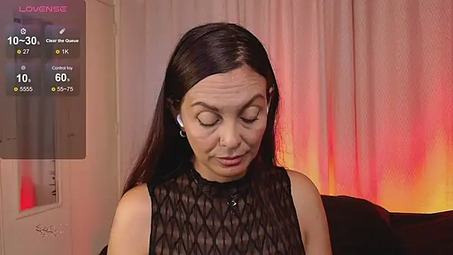 Snapshot of Swetisabella01 chatting on 03.05.25 Swetisabella01 online show from 03.05.25