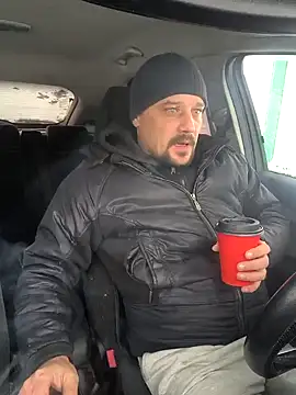 Snapshot of DanielOhCool chatting on 12.06.24 DanielOhCool online show from 12.06.24