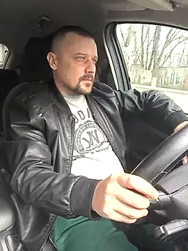 Snapshot of DanielOhCool chatting on 03.21.25 DanielOhCool online show from 03.21.25