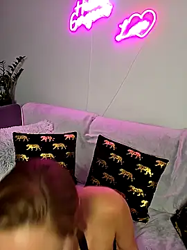 Snapshot of VickyDiamondx chatting on 09.10.25 VickyDiamondx online show from 09.10.25