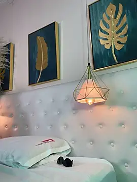 valerie lya online show from 11.06.25