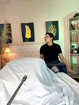 valerie lya online show from 11.10.25