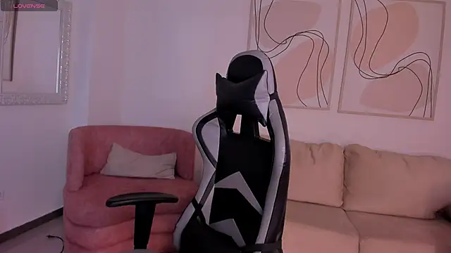 EllaClark online show from 10.20.25