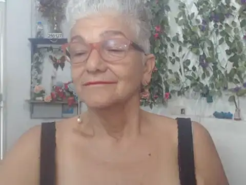 Snapshot of FunnyGrandma chatting on 02.08.25 FunnyGrandma online show from 02.08.25
