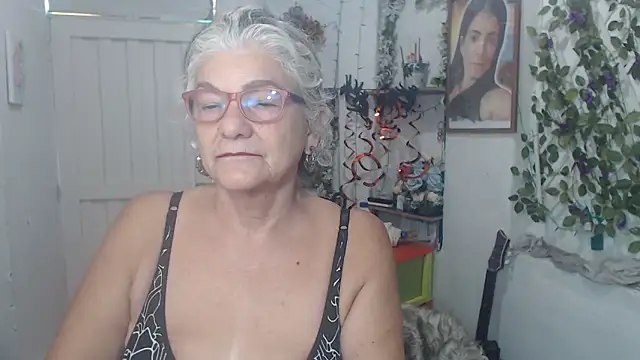 Snapshot of FunnyGrandma chatting on 10.20.25 FunnyGrandma online show from 10.20.25