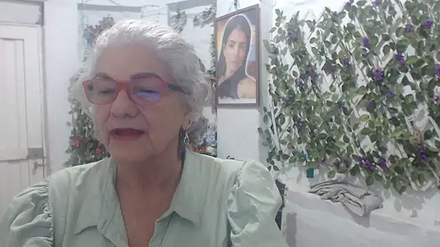 FunnyGrandma online show from 10.31.25